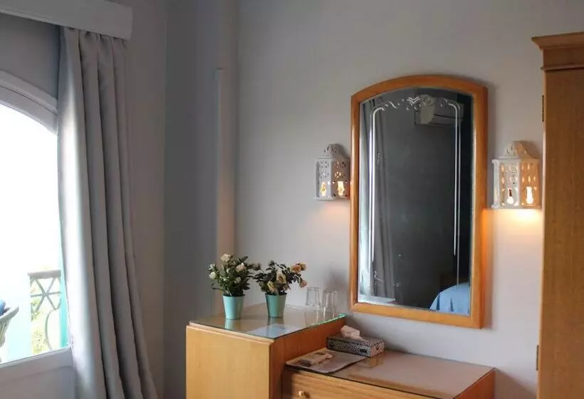 هتل Nemo Dive Club &