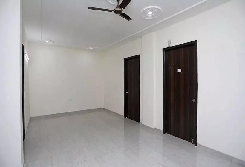 Hotelli Niketan Medanta By Oyo Rooms