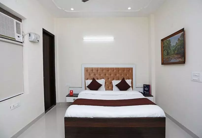 Hotelli Niketan Medanta By Oyo Rooms