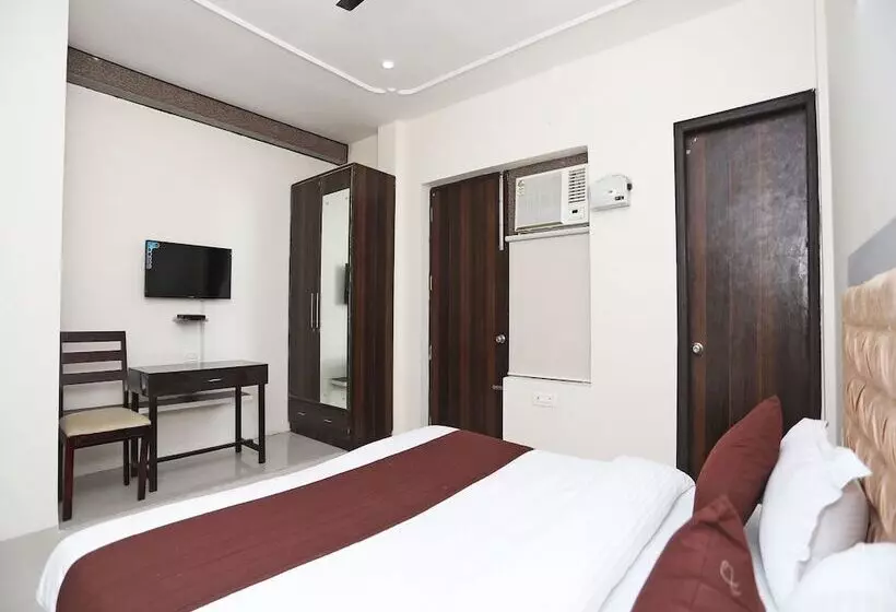 Hotelli Niketan Medanta By Oyo Rooms
