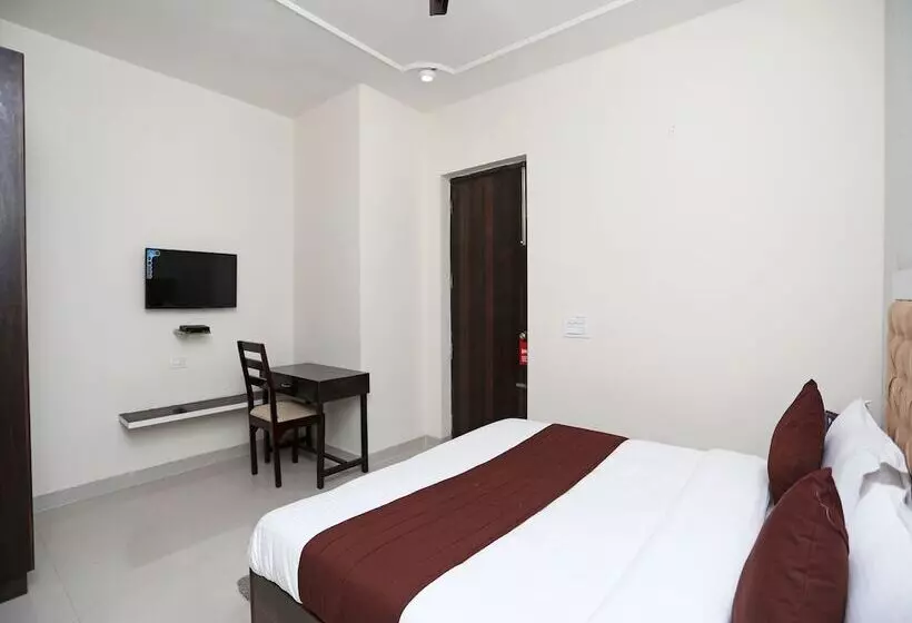 Hotelli Niketan Medanta By Oyo Rooms
