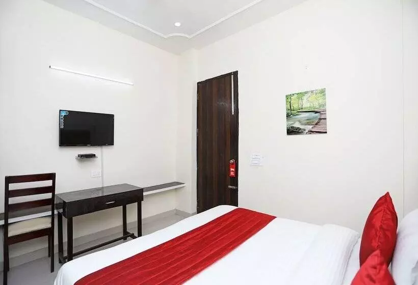 Hotelli Niketan Medanta By Oyo Rooms