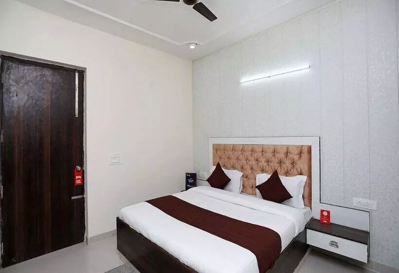 Hotelli Niketan Medanta By Oyo Rooms
