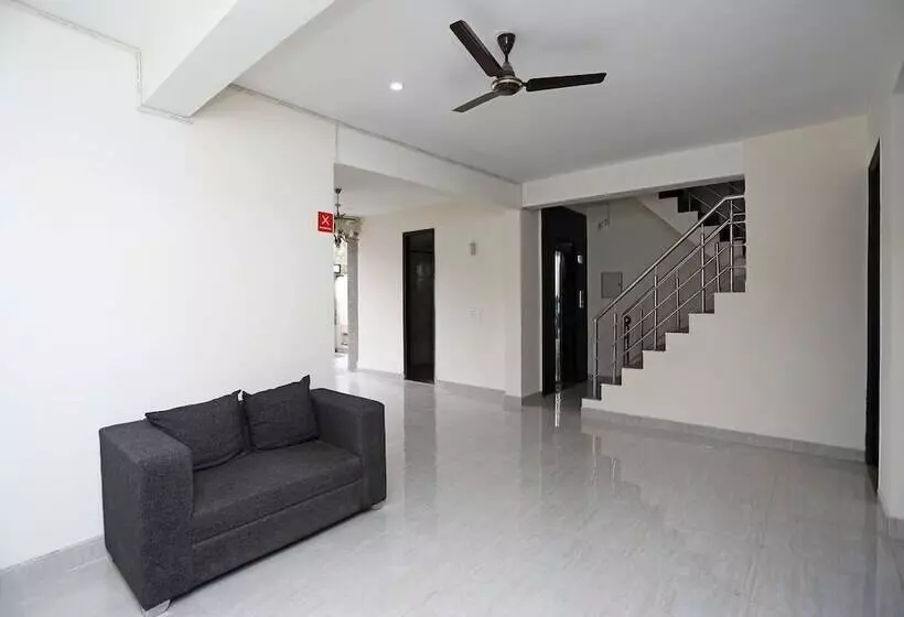 Hotelli Niketan Medanta By Oyo Rooms