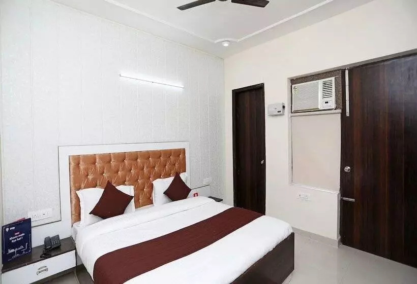 Hotelli Niketan Medanta By Oyo Rooms