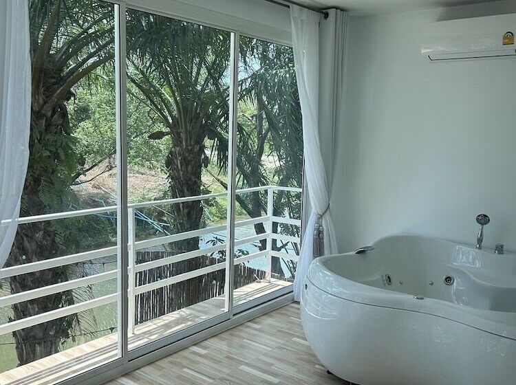 هتل Ranong River View