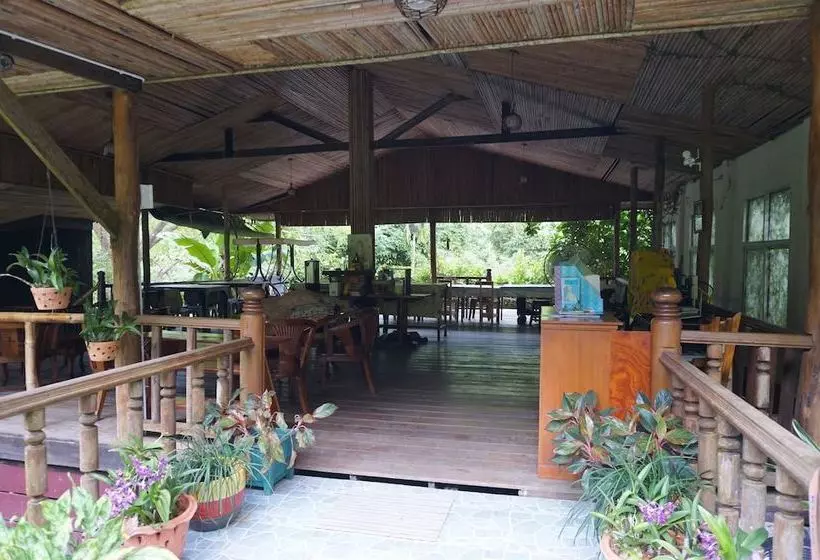 هتل Smallville Resort Ranong