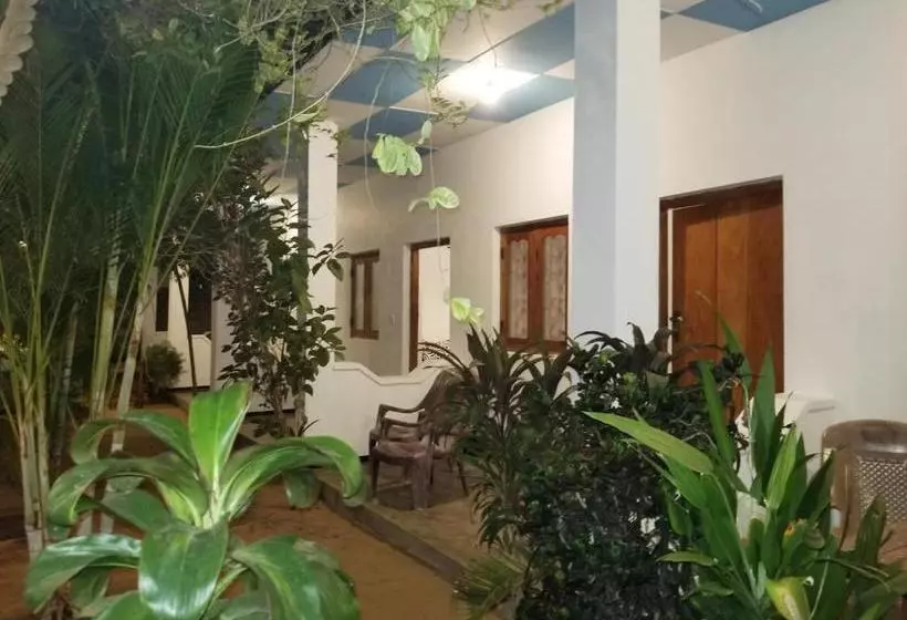هتل Utopia Arugambay