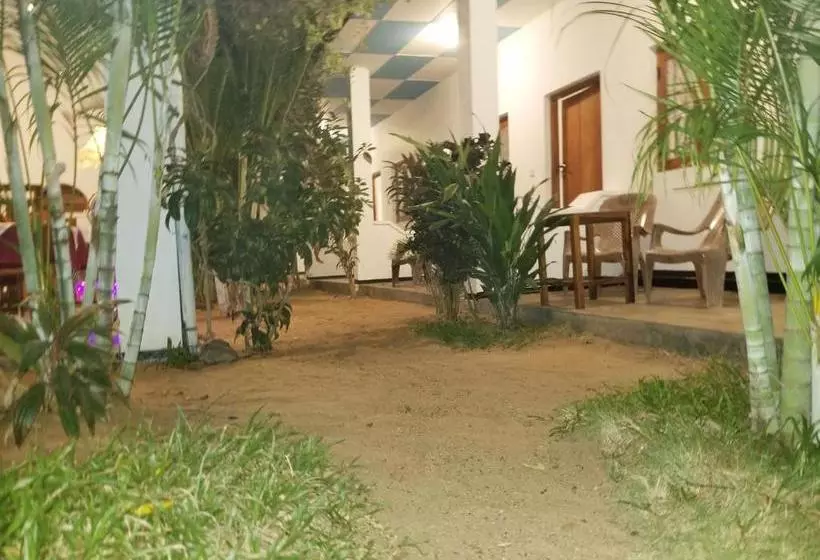 هتل Utopia Arugambay