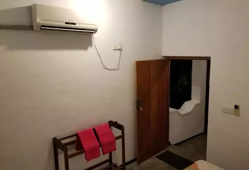 هتل Utopia Arugambay