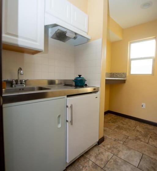 汽车旅馆  Casa Bella Inn Huntington Park