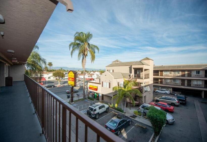 汽车旅馆  Casa Bella Inn Huntington Park