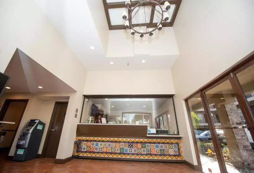 モーテル Casa Bella Inn Huntington Park