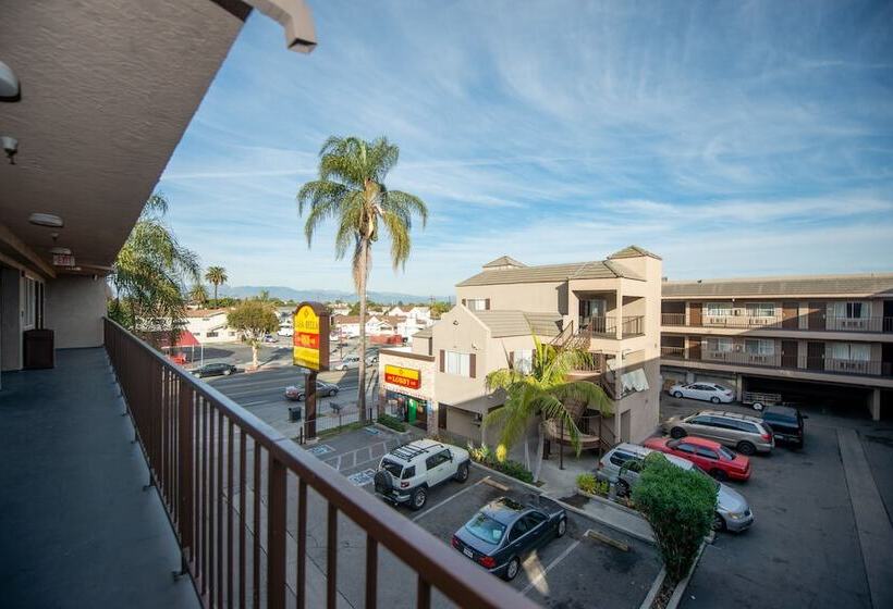 汽车旅馆  Casa Bella Inn Huntington Park