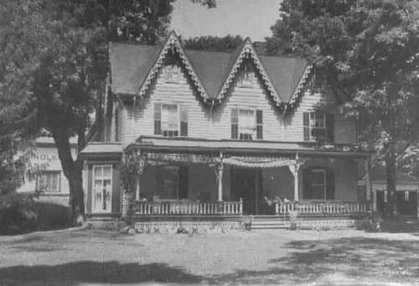 Stamford Gables Bed And Breakfast