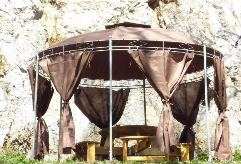 Hotelli Dtente Sky Lodge