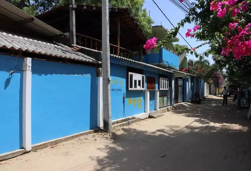 هتل Eagle Resort Arugambay