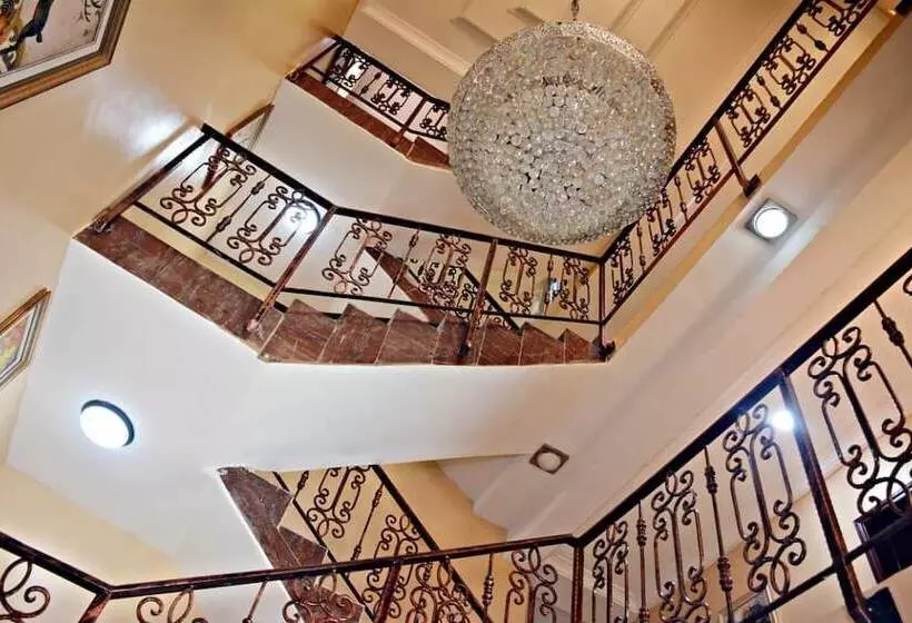 La Viju Hotel & Suites