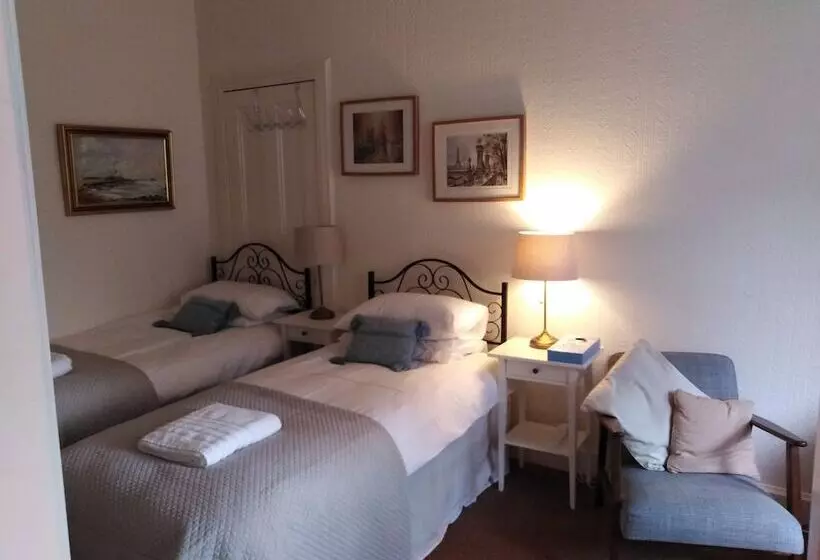 پانسیون Arden House   Rooms With Continental Breakfast