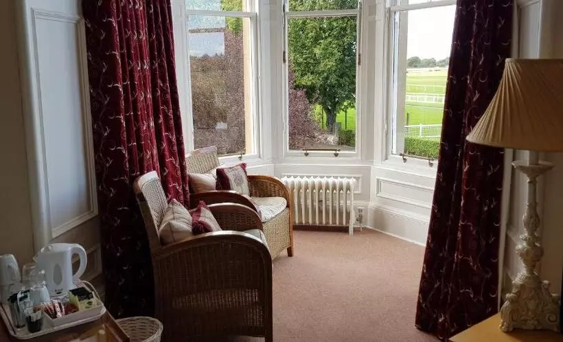 پانسیون Arden House   Rooms With Continental Breakfast