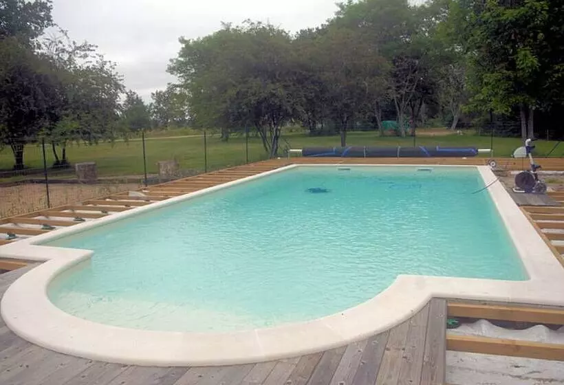 Majatalo Les Arbousiers