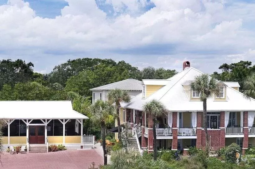 Aamiaismajoitus (B&B) Beachview Inn And Spa