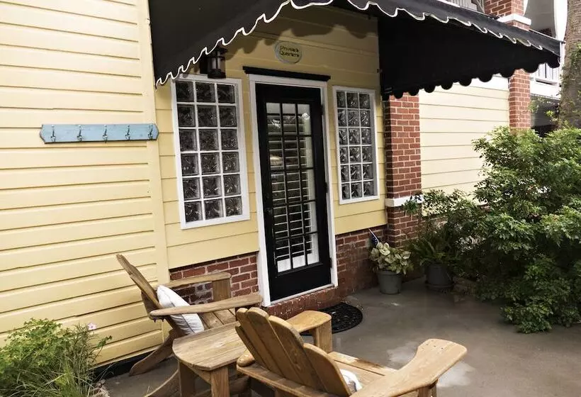 Aamiaismajoitus (B&B) Beachview Inn And Spa