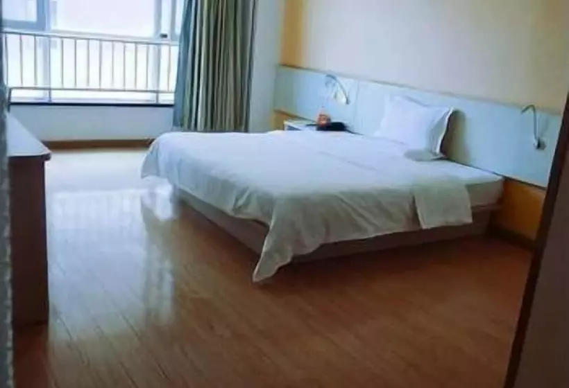 ホテル 7 Days Inn