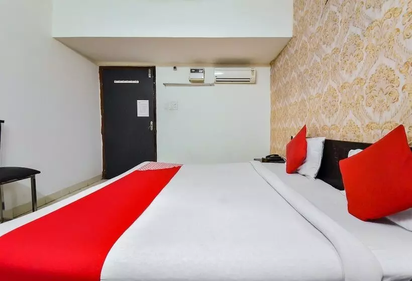 Oyo 15933 Hotel V Square