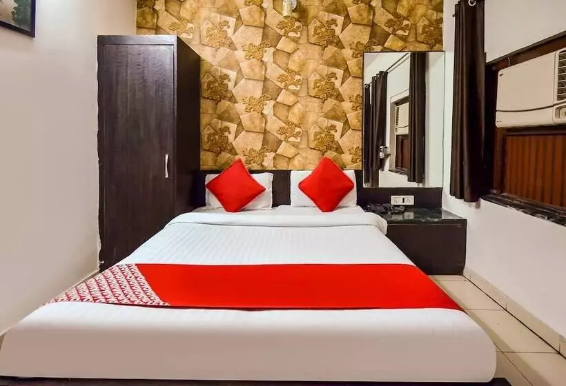 Oyo 15933 Hotel V Square