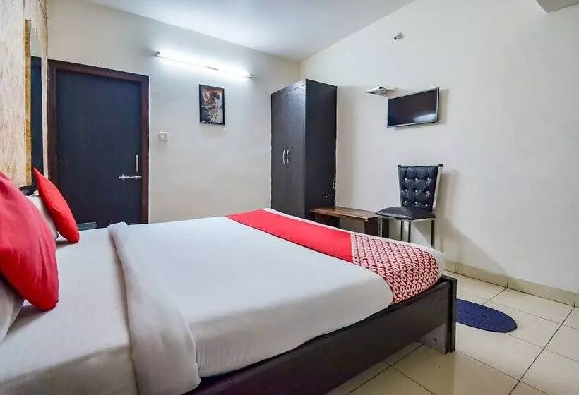 Oyo 15933 Hotel V Square