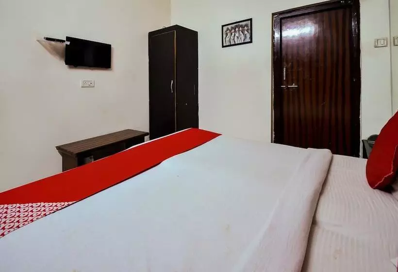 Oyo 15933 Hotel V Square