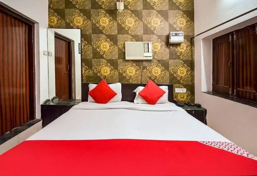 Oyo 15933 Hotel V Square