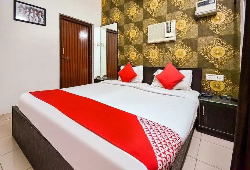 Oyo 15933 Hotel V Square