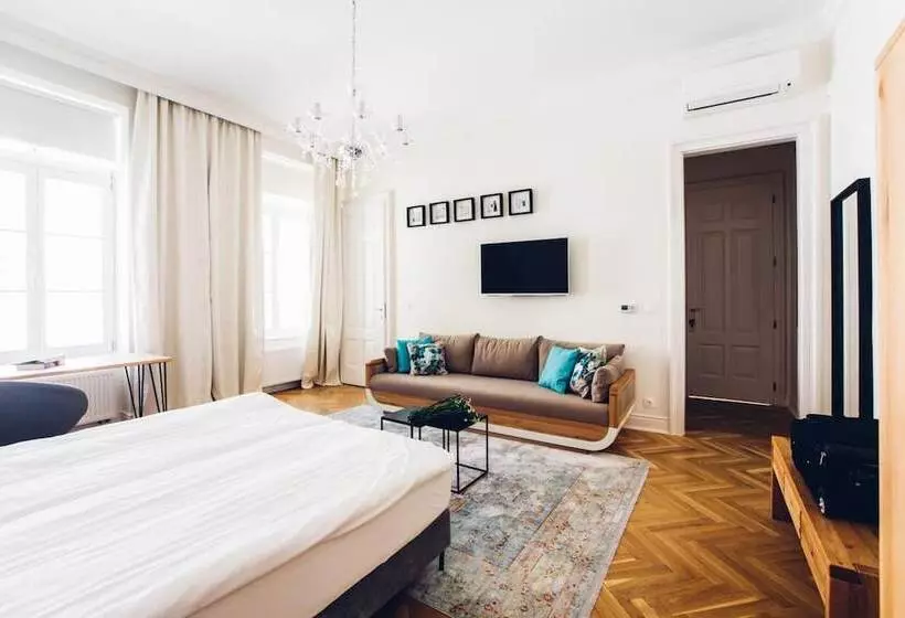 Pensió Adele Apartments