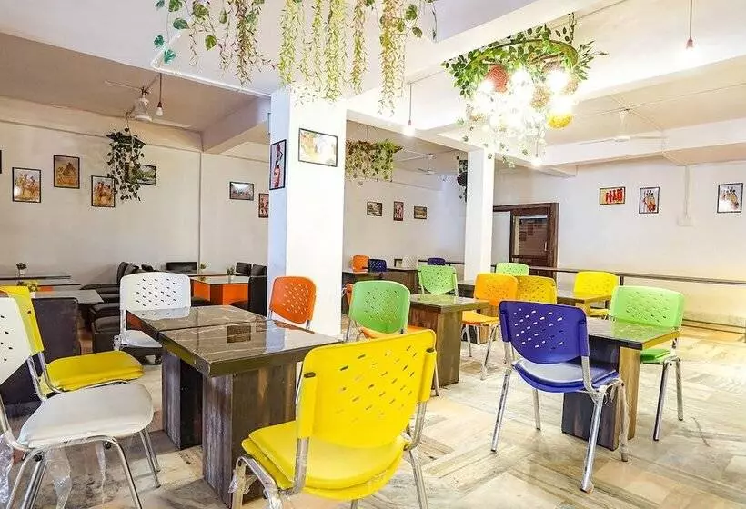 Fabhotel New Shanti