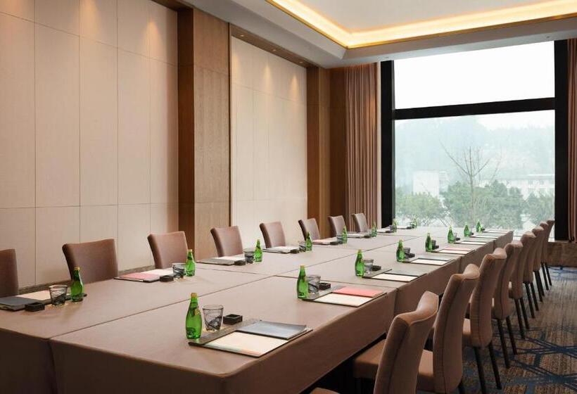 فندق Le Méridien Emei Mountain Resort