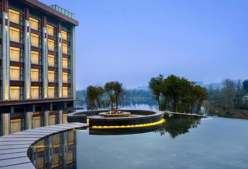 Hotelli Le Méridien Emei Mountain Resort