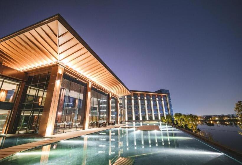 فندق Le Méridien Emei Mountain Resort