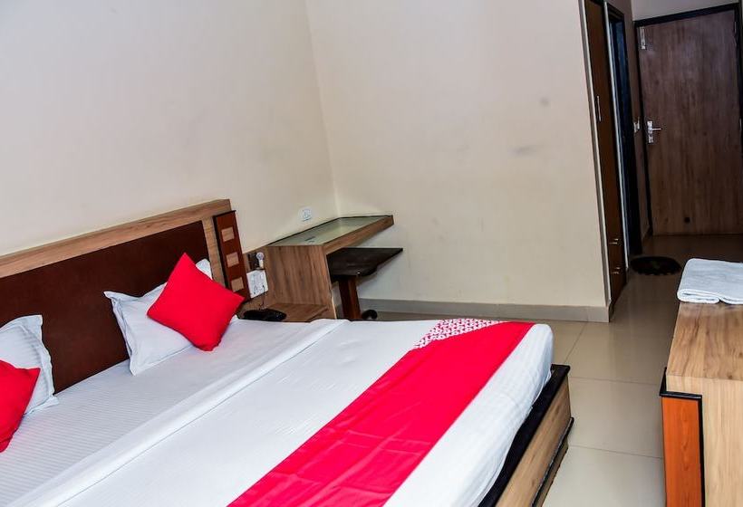 فندق Metro Palace By Oyo Rooms