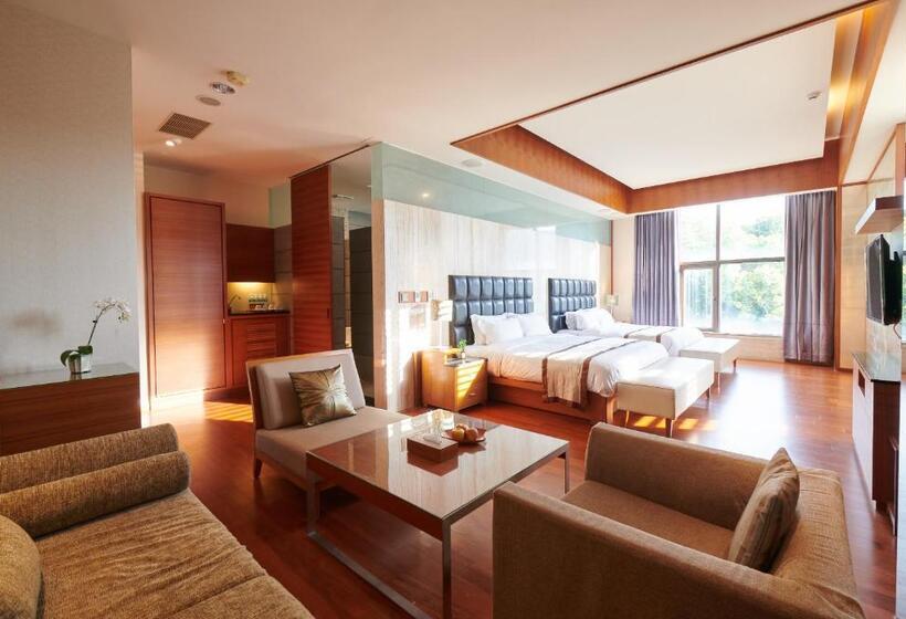 هتل Reikei Hot Spring Resort