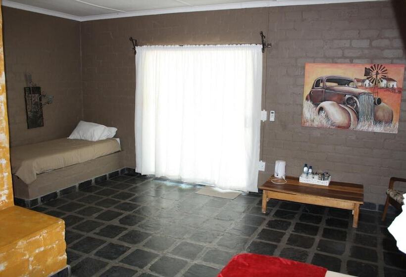 ホテル Roy S Rest Camp