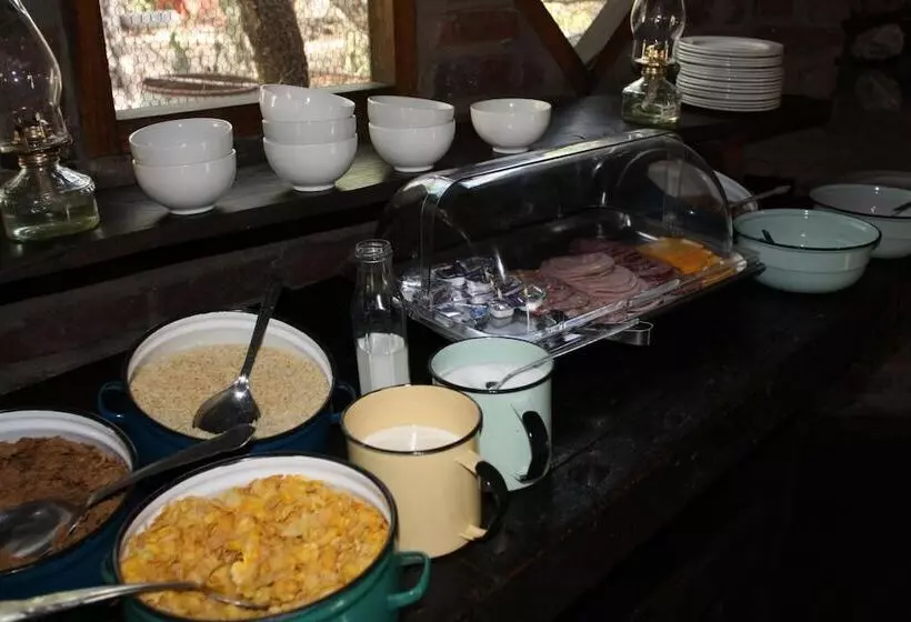 هتل Roy S Rest Camp