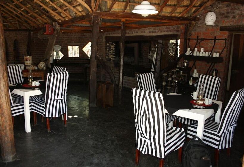 ホテル Roy S Rest Camp