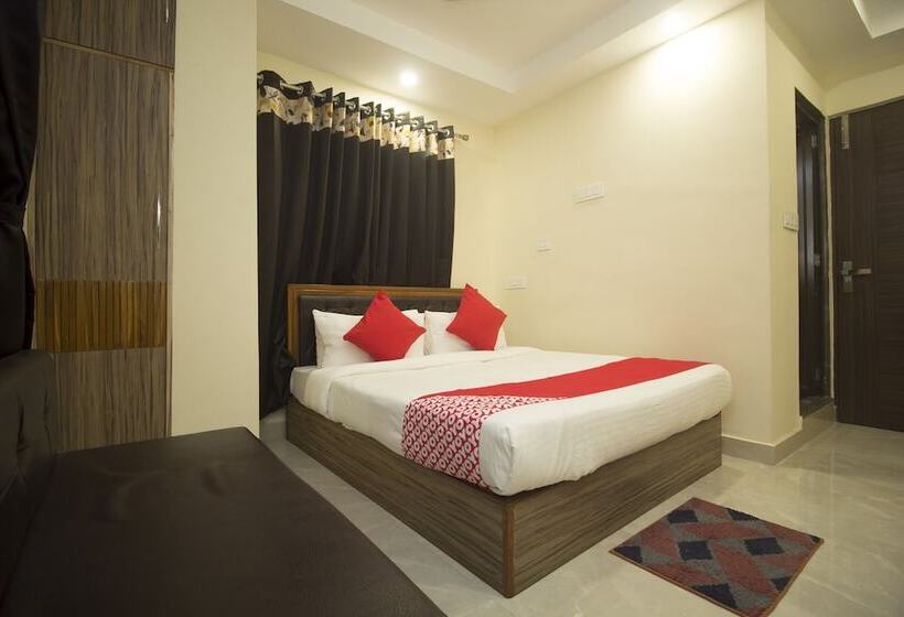 هتل Silver Crescent By Oyo Rooms