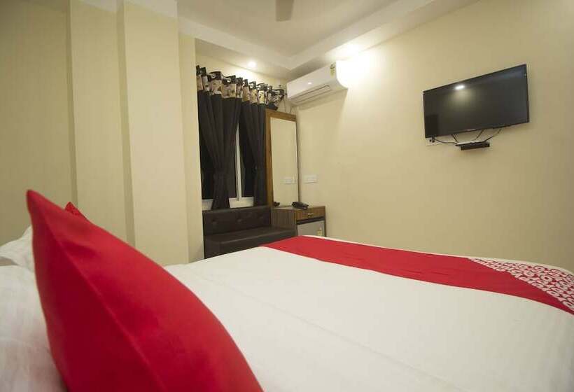 هتل Silver Crescent By Oyo Rooms