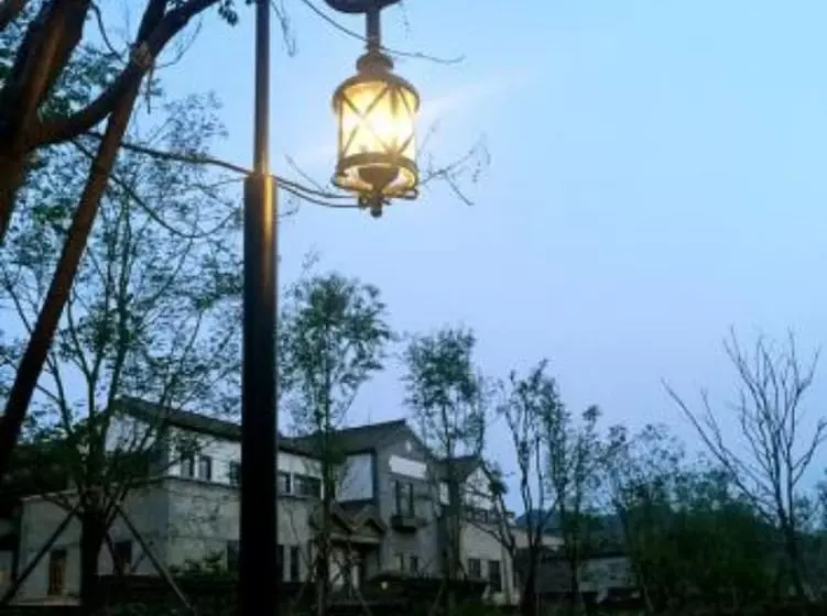 Laidback Moments Inn  Gubei Water Town