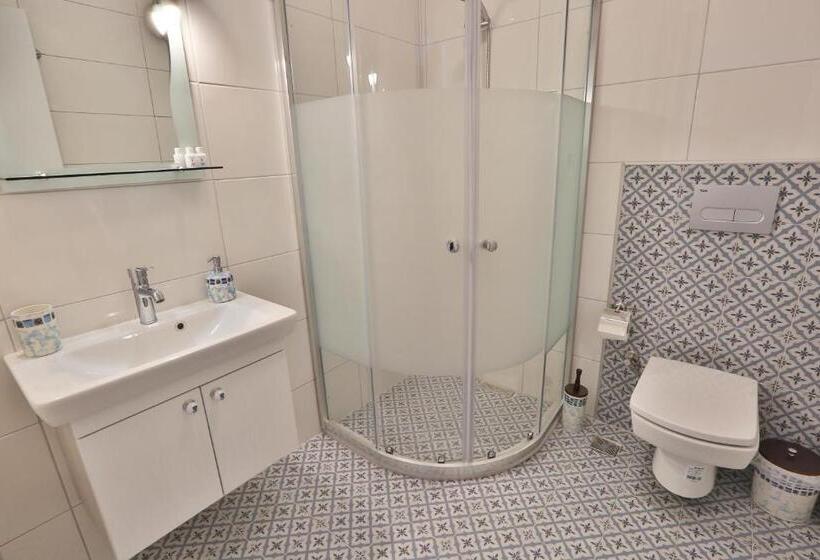 تختخواب و صبحانه Emre Hotel 10 Oda