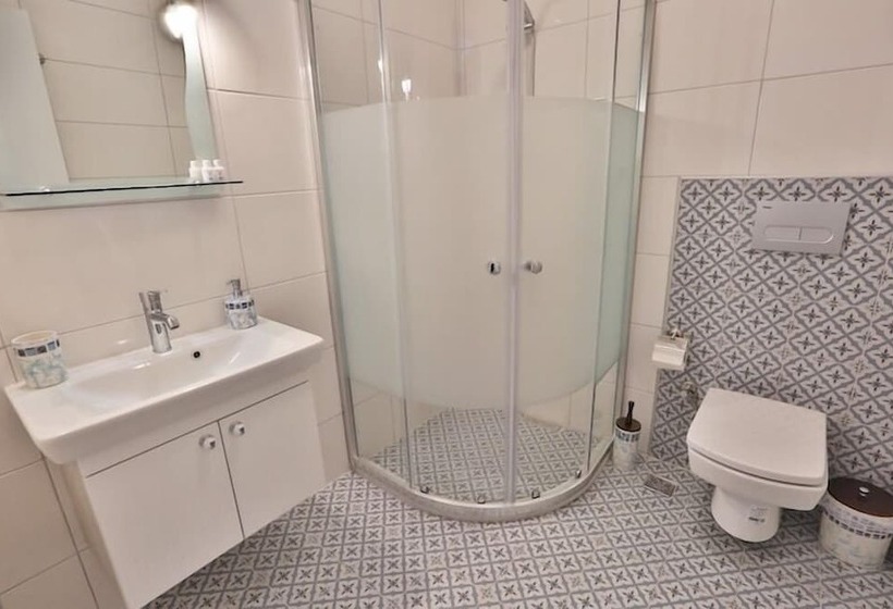 تختخواب و صبحانه Emre Hotel 10 Oda