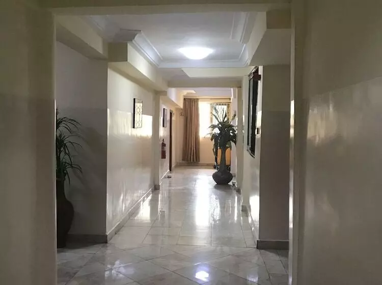 Hotelli Akroma Plaza